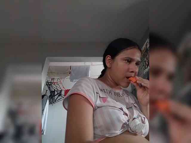 MedusaFoxx webcam