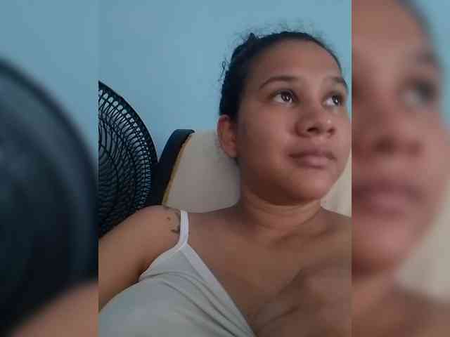 MedusaFoxx webcam