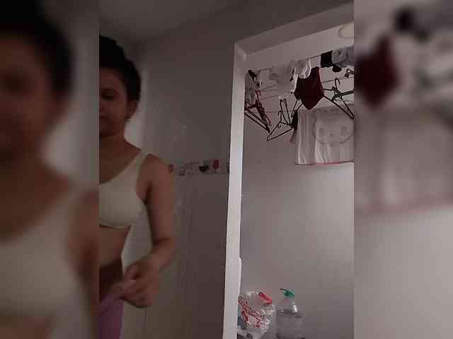 MedusaFoxx webcam