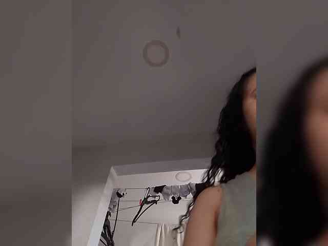 MedusaFoxx webcam