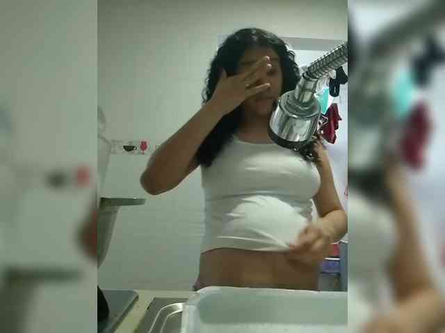 MedusaFoxx webcam