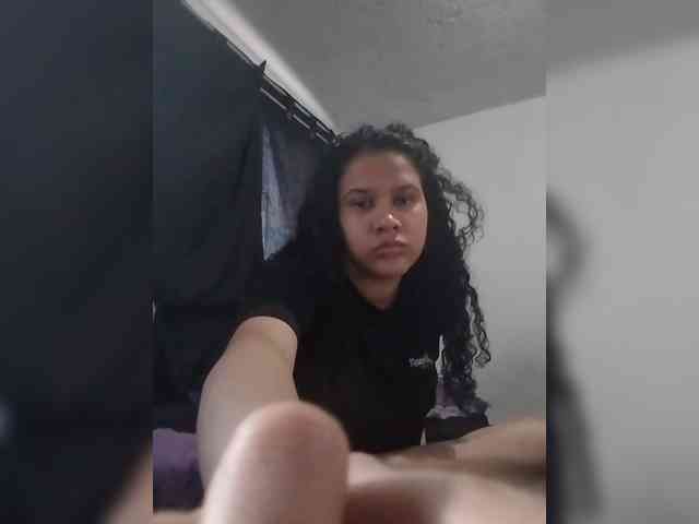 MedusaFoxx webcam