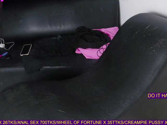 AmazingGroupHot69 live cam on BongaCams