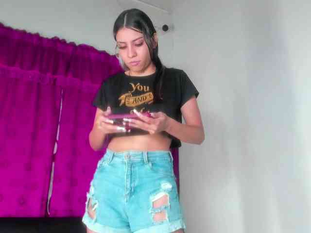 AmazingGroupHot69 webcam