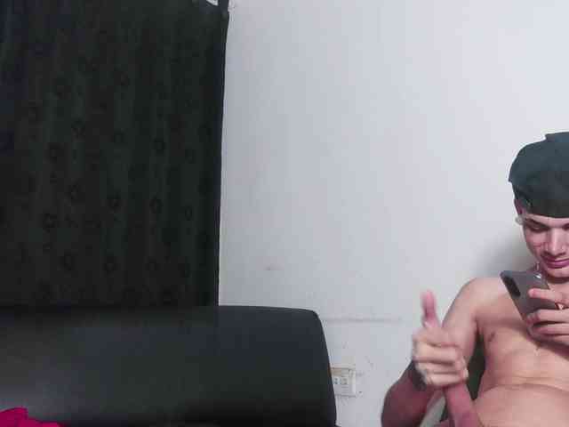 AmazingGroupHot69 live couple cam on bongacams