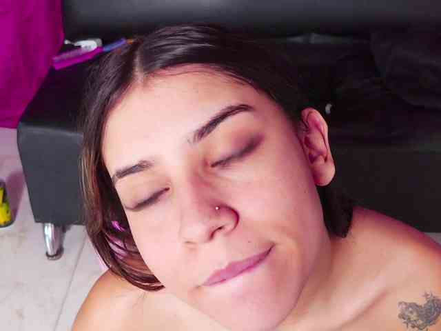AmazingGroupHot69 webcam