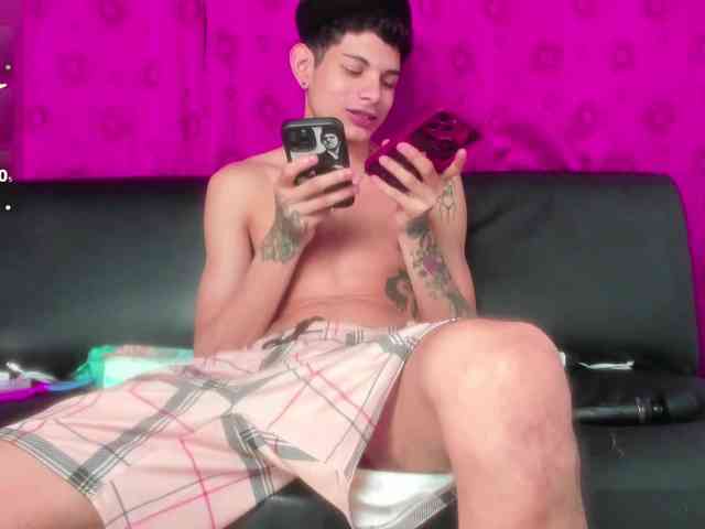 AmazingGroupHot69 webcam