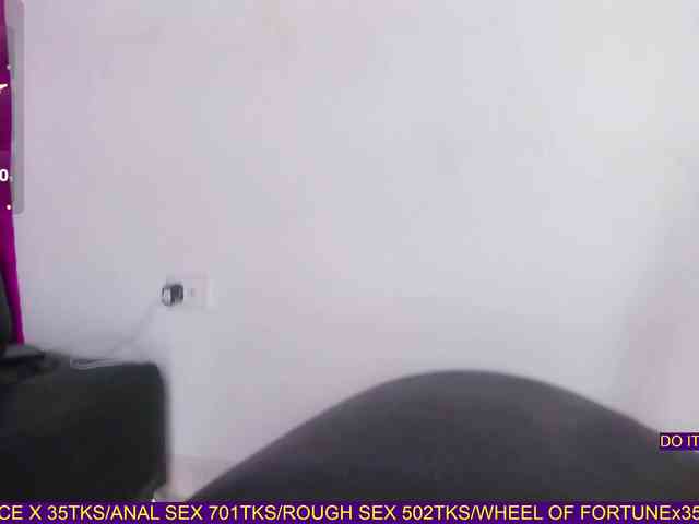 AmazingGroupHot69 webcam