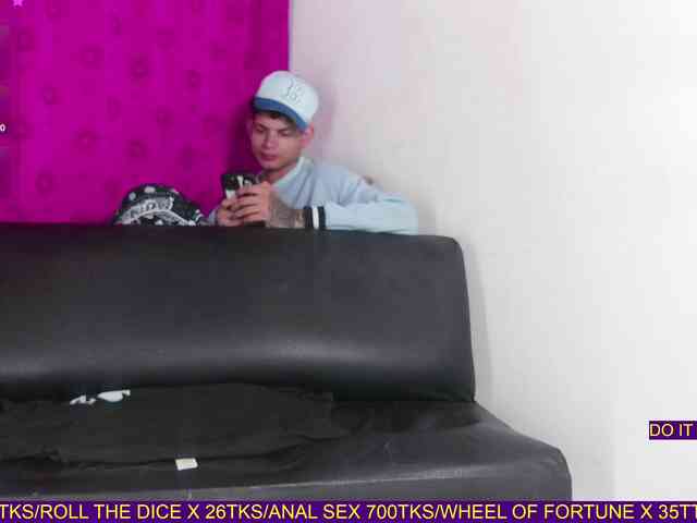 AmazingGroupHot69 webcam