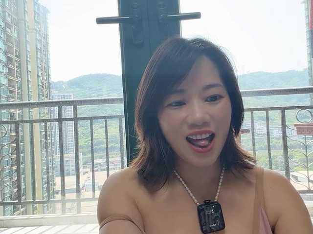 xinbao live cam on BongaCams