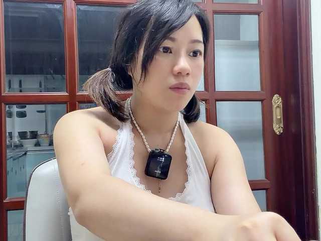 xinbao live cam on BongaCams