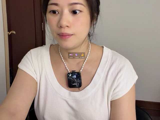 xinbao live cam on BongaCams