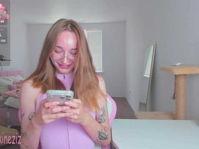 Polikinesis live webcam show