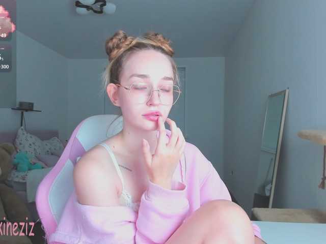 Polikinesis live cam on BongaCams