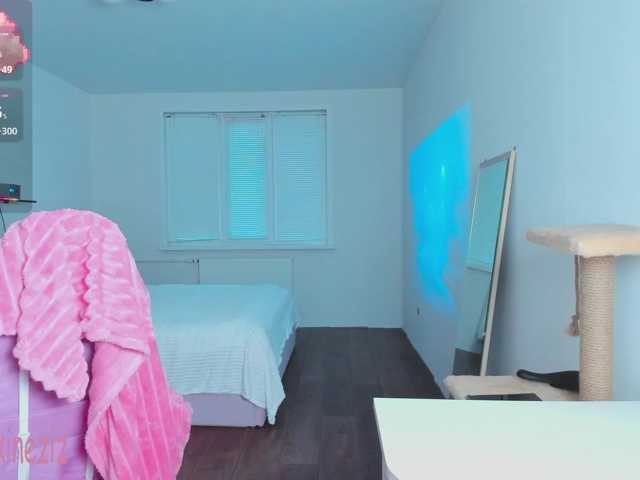 Polikinesis, live now on BongaCams