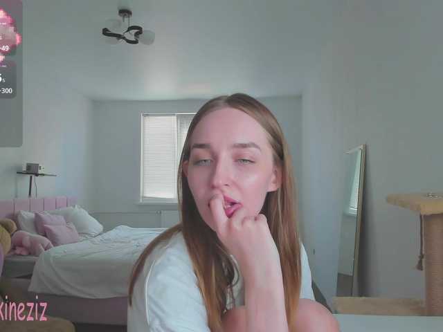 Polikinesis live cam on BongaCams
