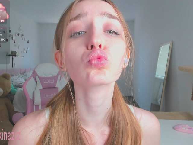 Polikinesis live cam on BongaCams