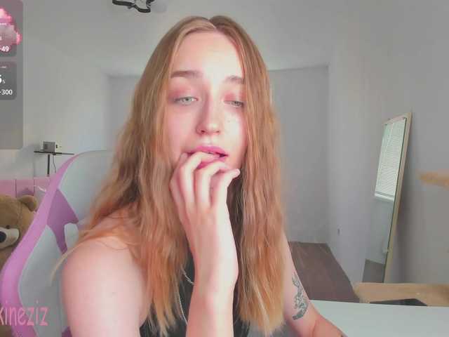 Polikinesis live webcam show