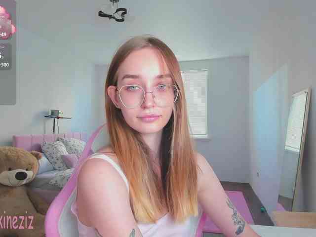 Polikinesis Live Webcam on BongaCams