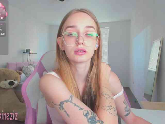 Polikinesis Live Webcam on BongaCams