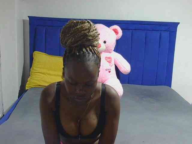 Pixieglow254 webcam