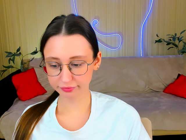 YourLovellyStory webcam