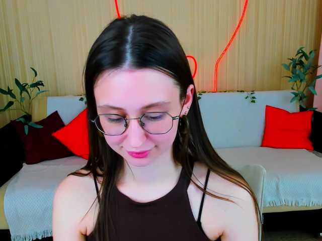 YourLovellyStory webcam