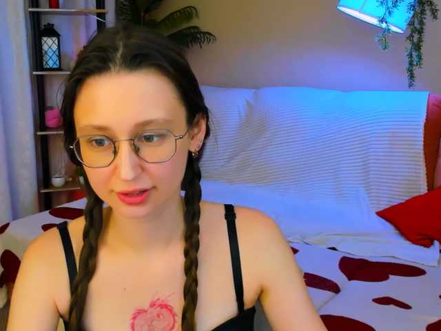 YourLovellyStory live cam on BongaCams