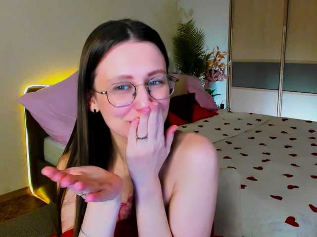 YourLovellyStory webcam