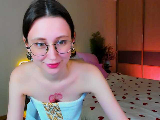 YourLovellyStory webcam