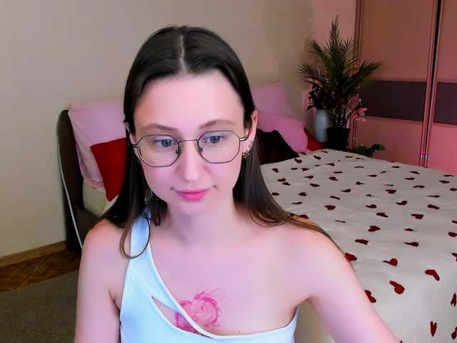 YourLovellyStory webcam