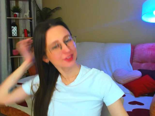 YourLovellyStory webcam