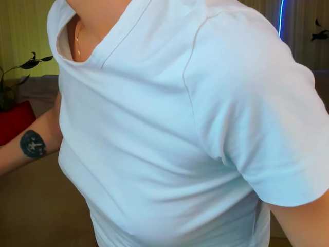 YourLovellyStory webcam