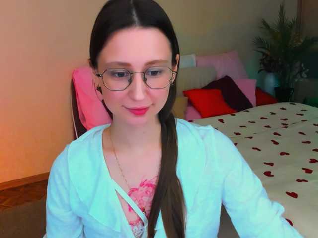 YourLovellyStory webcam