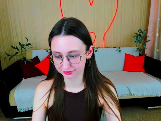 YourLovellyStory webcam