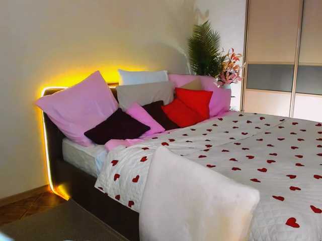 YourLovellyStory webcam