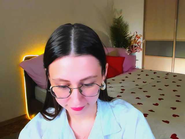 YourLovellyStory webcam