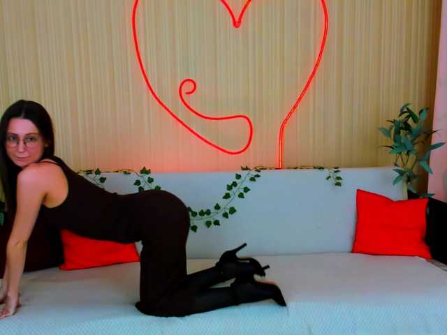 YourLovellyStory webcam