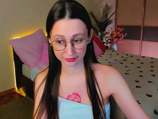 YourLovellyStory webcam