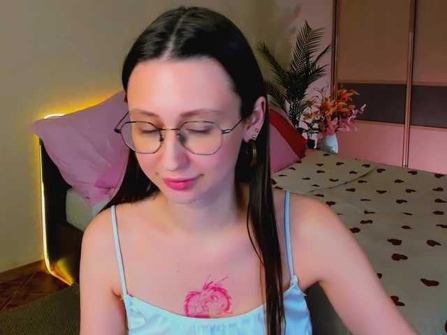 YourLovellyStory webcam