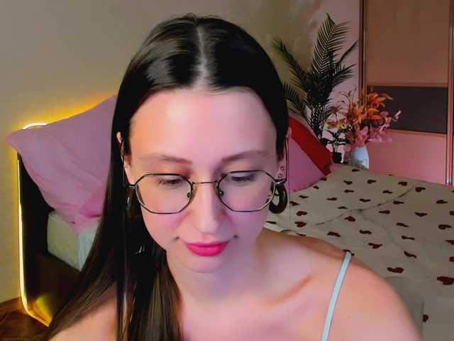 YourLovellyStory webcam