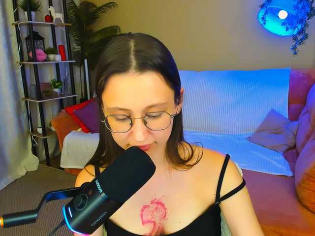 YourLovellyStory live cam on BongaCams