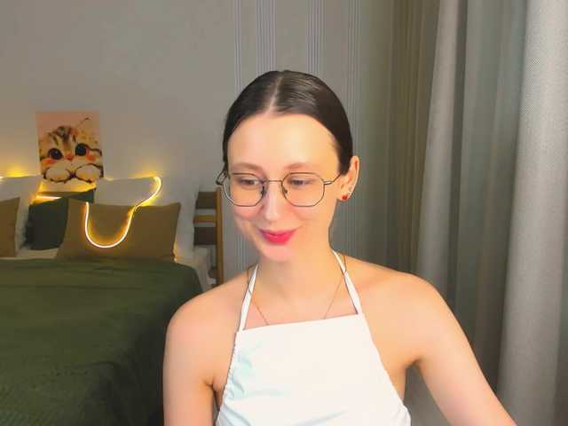 YourLovellyStory webcam