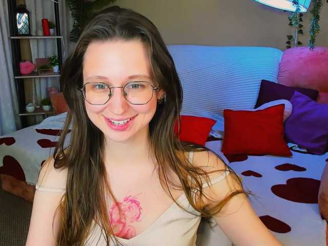 YourLovellyStory webcam