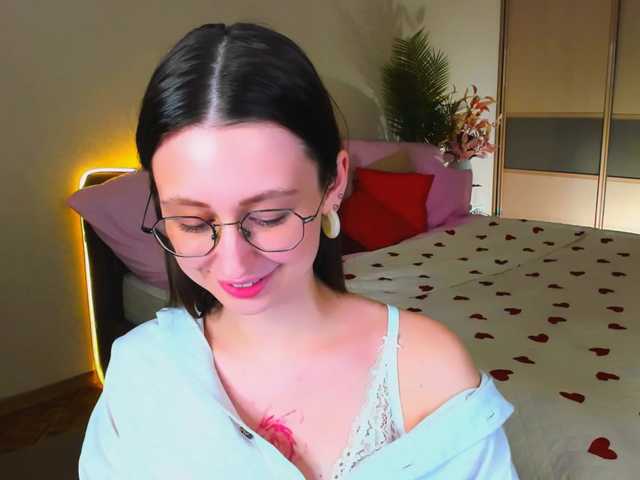 YourLovellyStory webcam