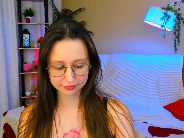 YourLovellyStory webcam