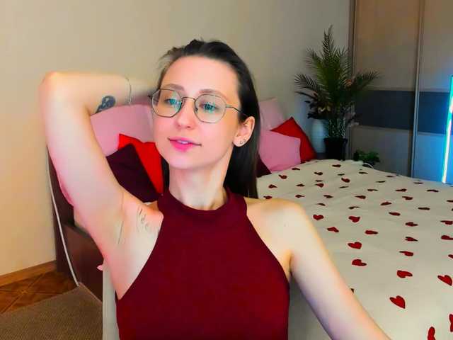YourLovellyStory webcam