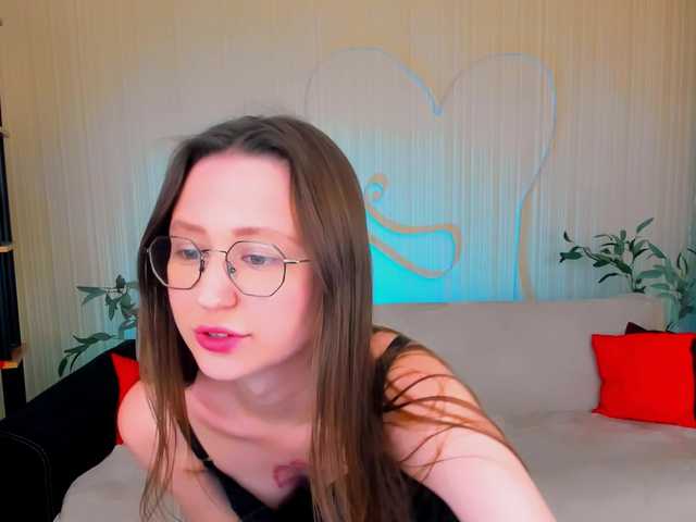YourLovellyStory webcam