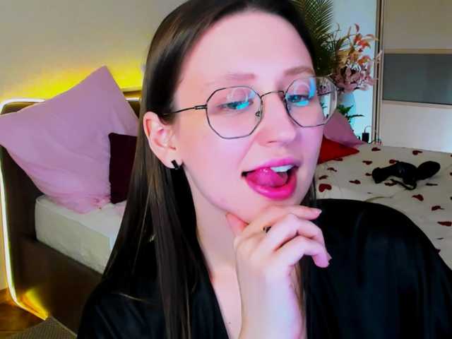 YourLovellyStory webcam