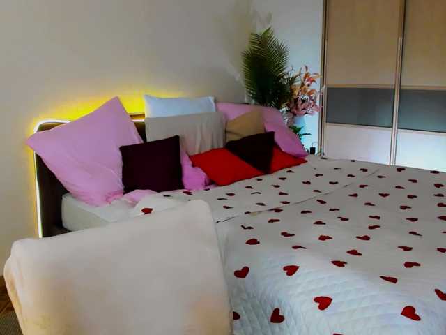 YourLovellyStory webcam